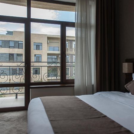 Hotel Fn Shymkent Bagian luar foto