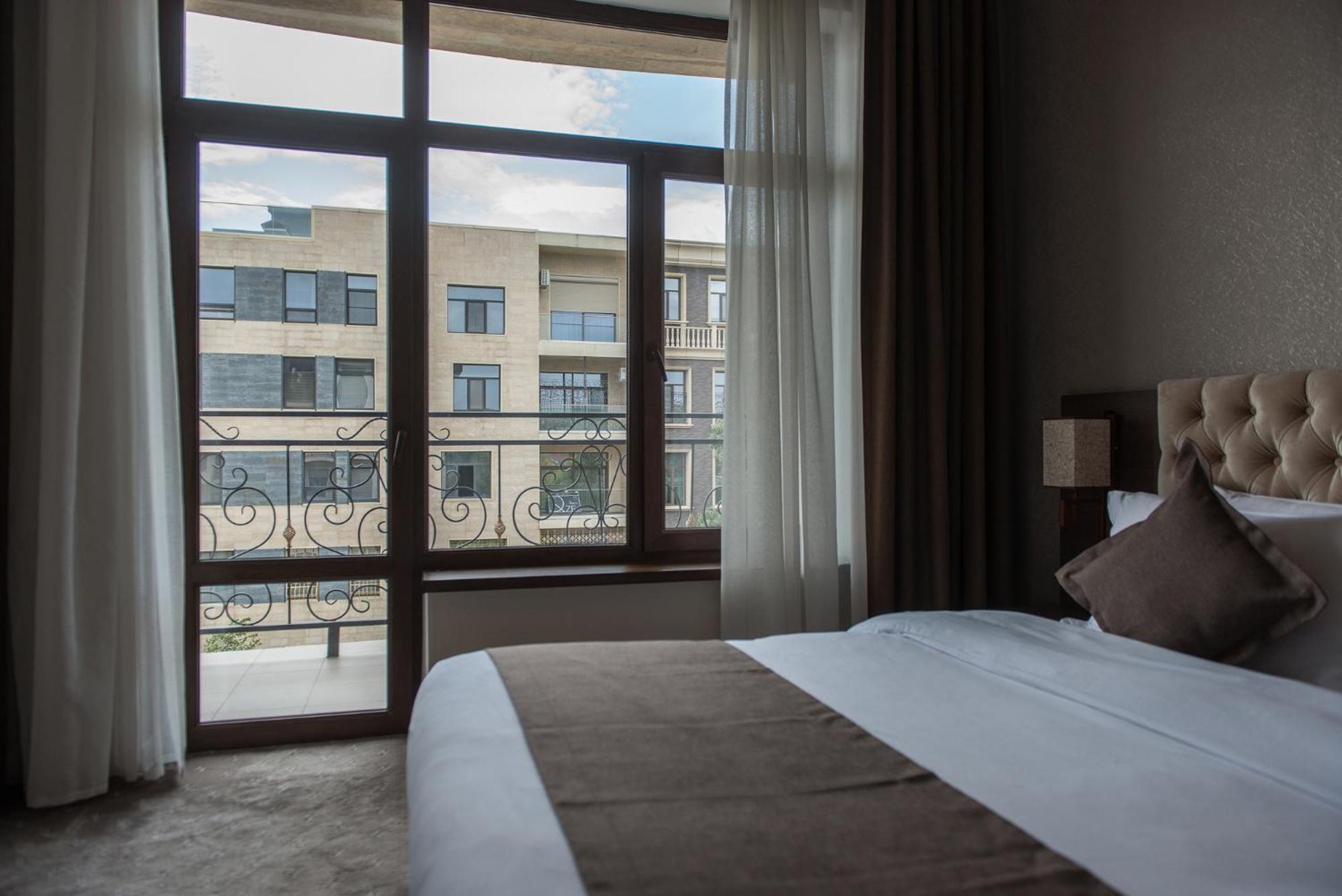 Hotel Fn Shymkent Bagian luar foto