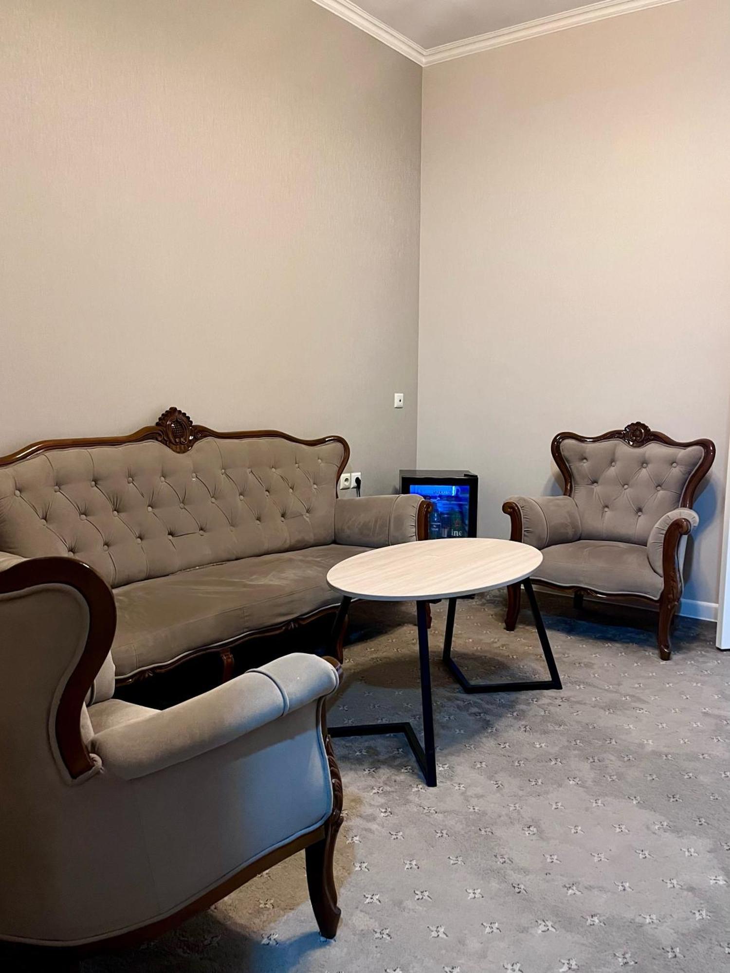 Hotel Fn Shymkent Bagian luar foto