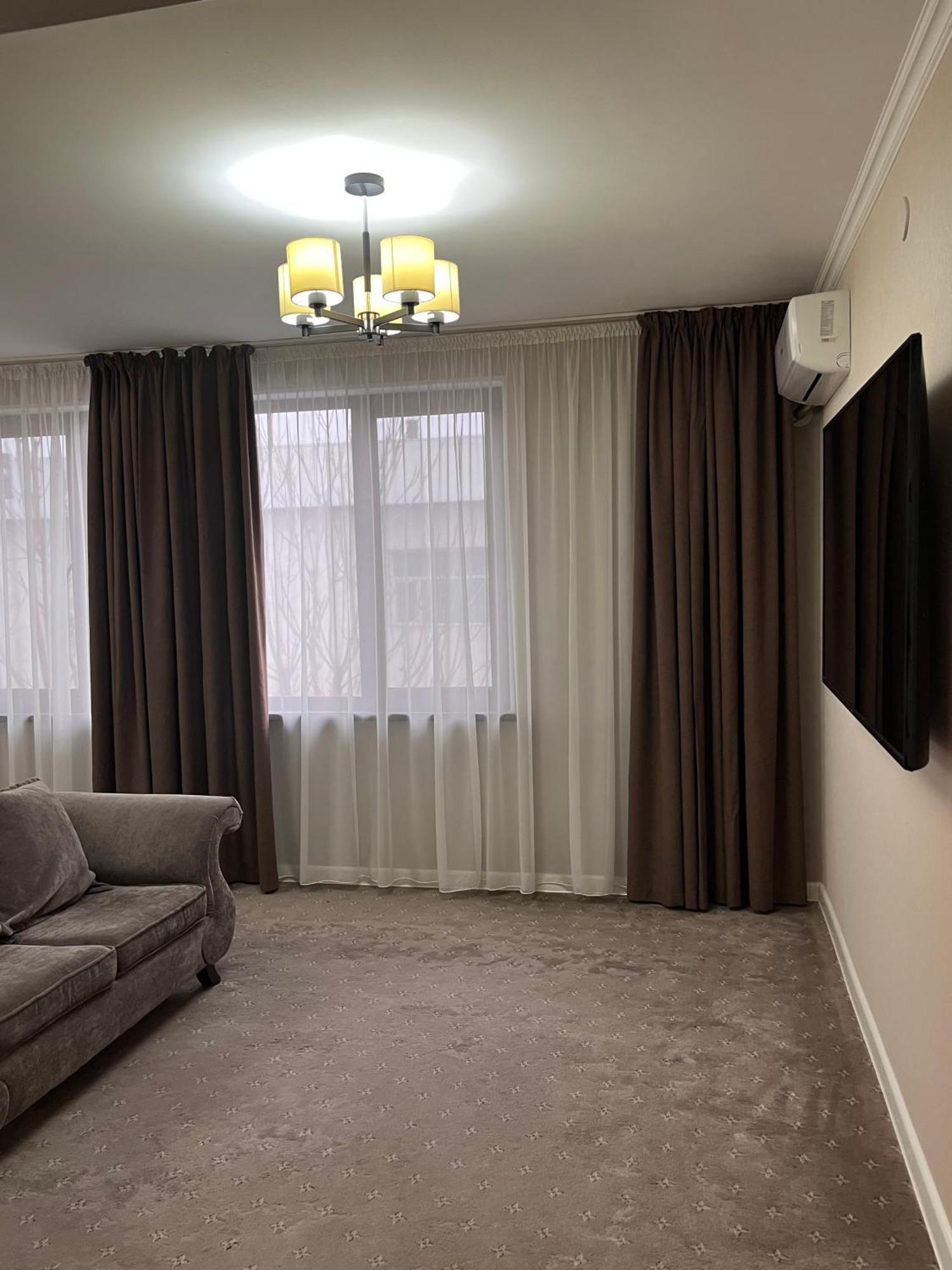 Hotel Fn Shymkent Bagian luar foto